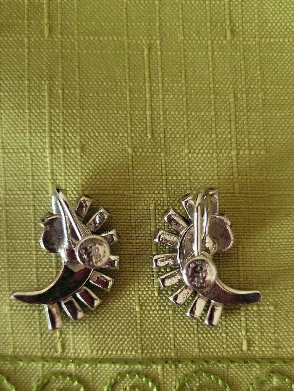 BOGOFF Rhodium Sunburst Necklace and Screwback Earring Set Mid Century - Picture 8 of 11